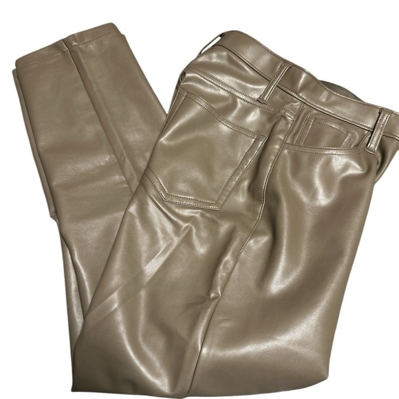 Abercrombie The 90s Straight Ultra High Rise Vegan Leather Pants-- Size 24 (00s) - Picture 3 of 3